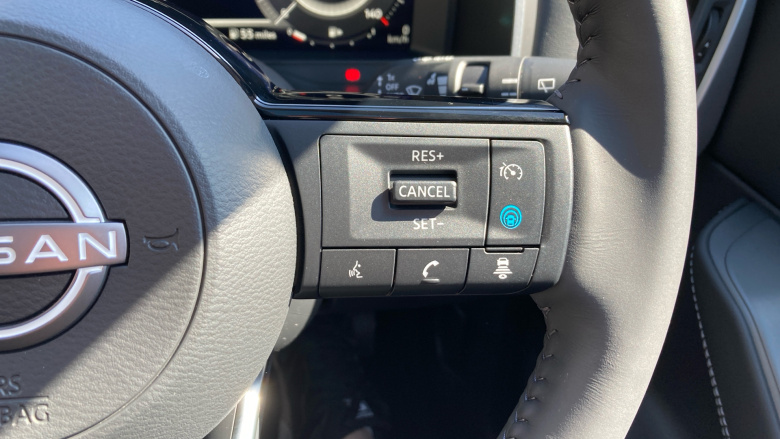 Nissan Qashqai 1.3 DiG-T MH N-Connecta 5dr Petrol Hatchback